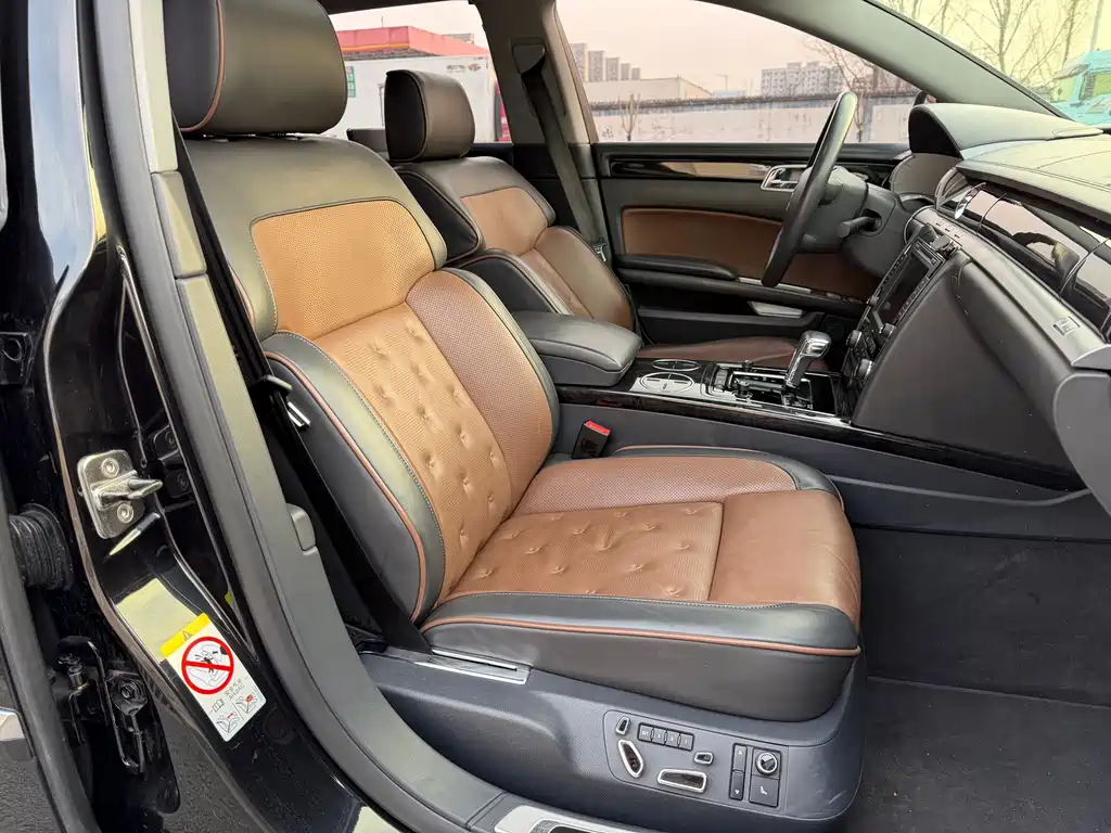 Volkswagen Phaeton — миниатюра 6
