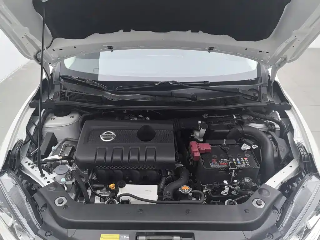 Nissan Tiida — миниатюра 6