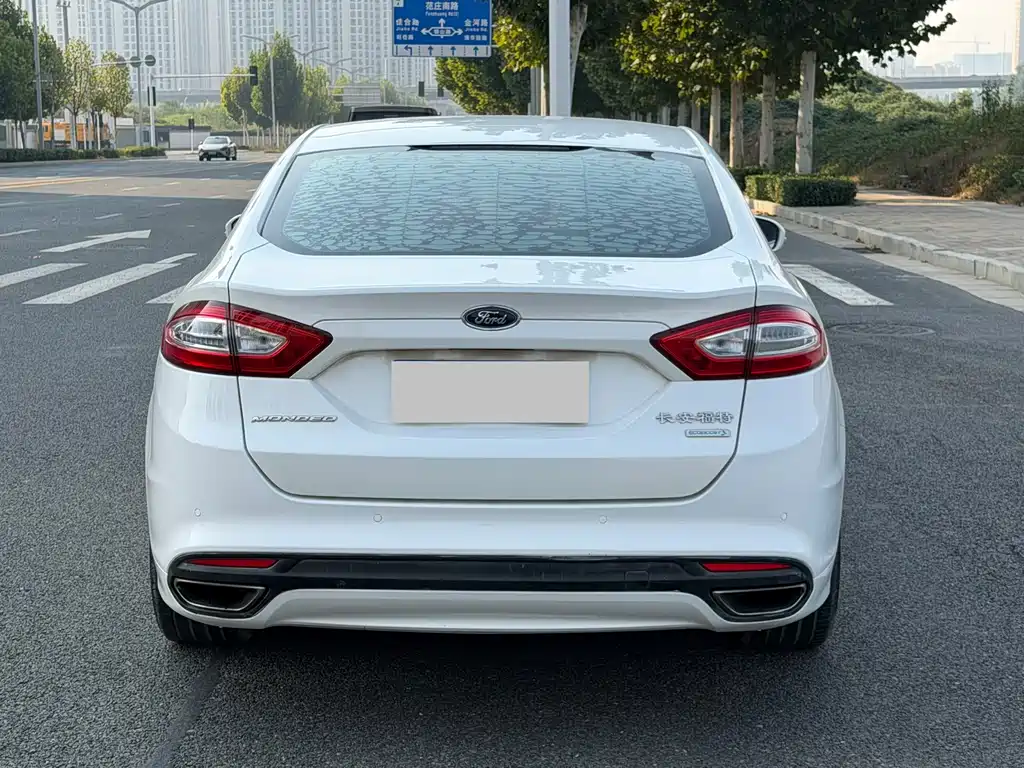 Ford Mondeo — миниатюра 8