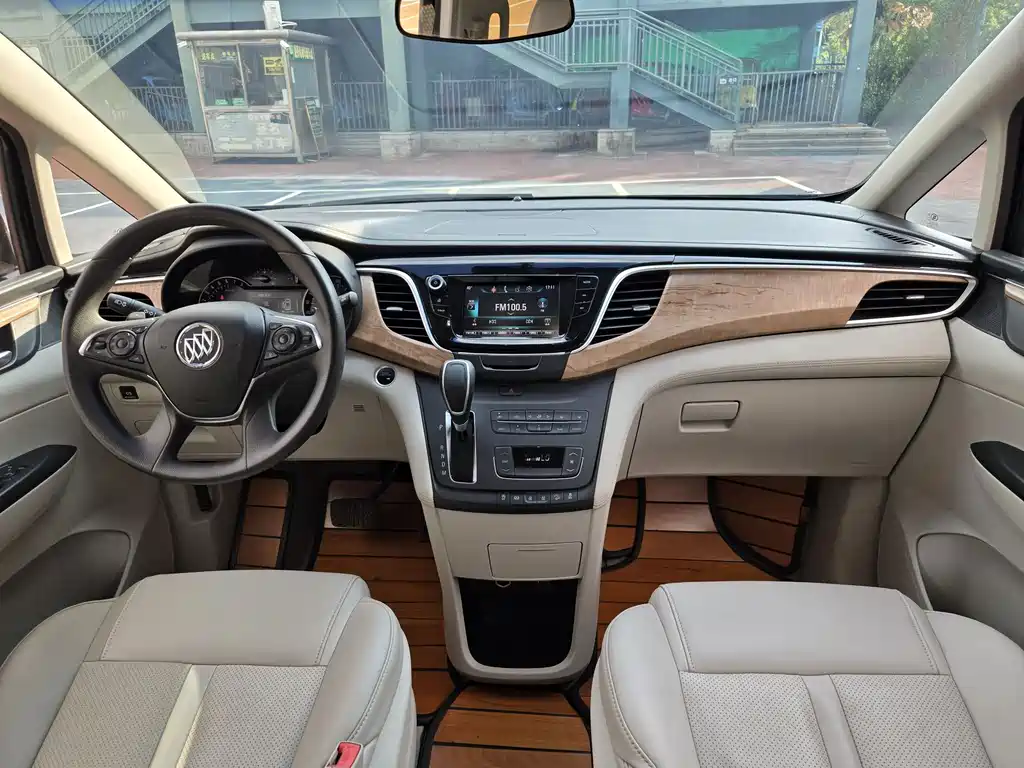 Buick GL8 — миниатюра 8