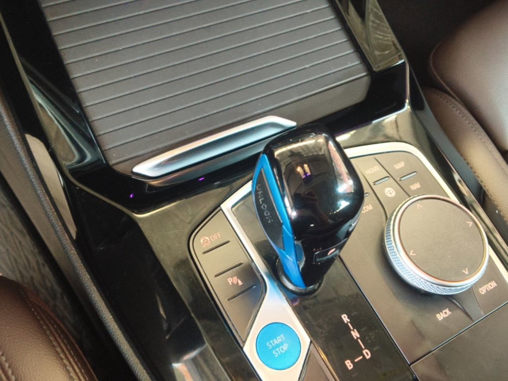 BMW iX3 — миниатюра 14