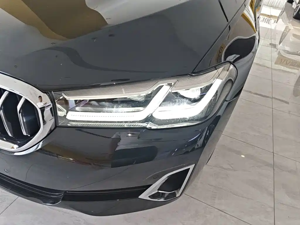 BMW 5 Series — миниатюра 24