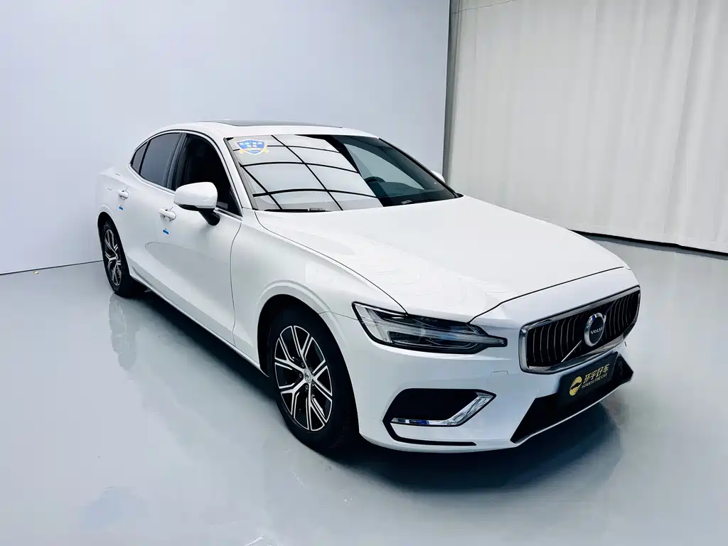 Volvo S60 2023