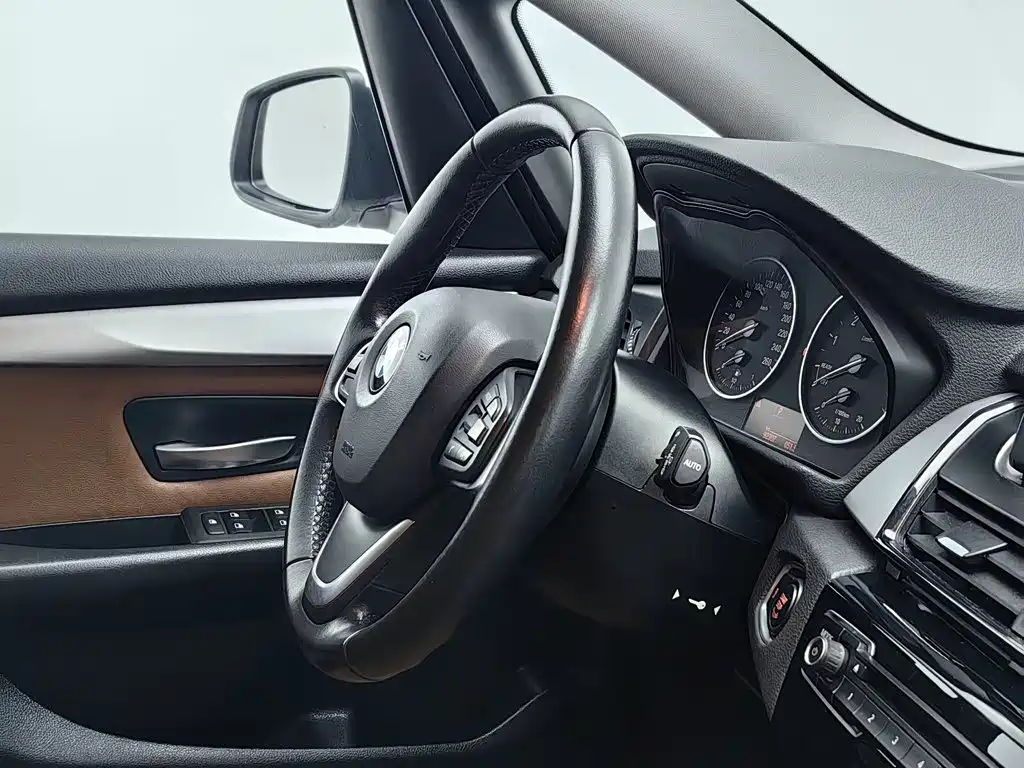 BMW 2 Series Active Tourer — миниатюра 22