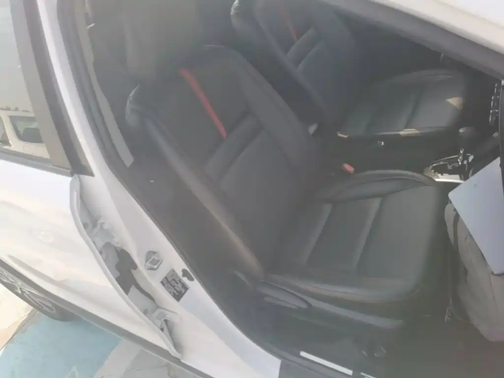 Toyota Yaris L — миниатюра 25
