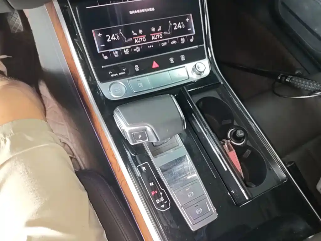 Audi A8 — миниатюра 14