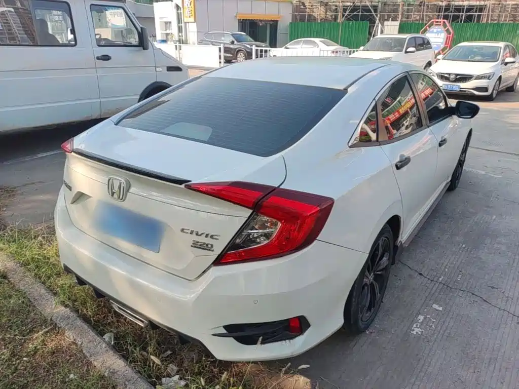 Honda Civic — миниатюра 7