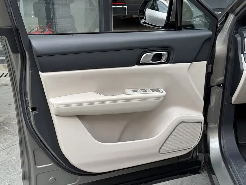 Li Auto Li ONE — миниатюра 16