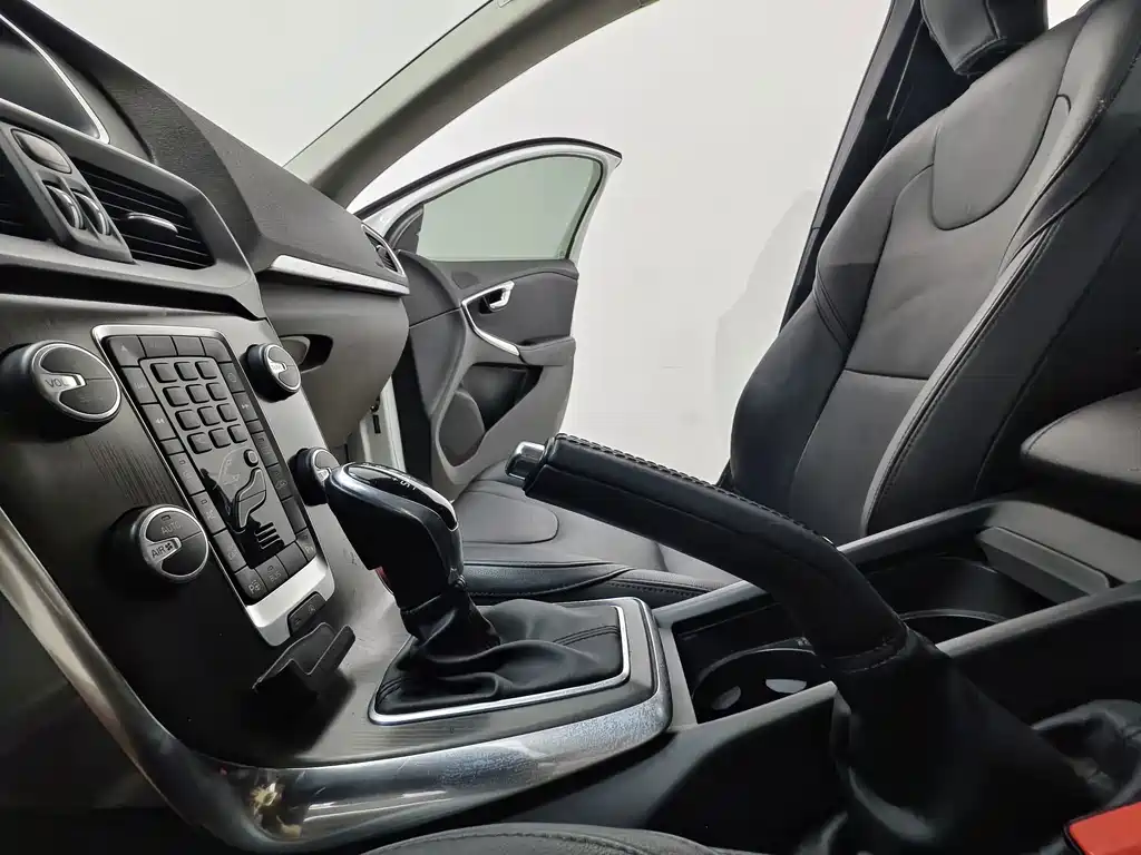 Volvo V40 — миниатюра 12
