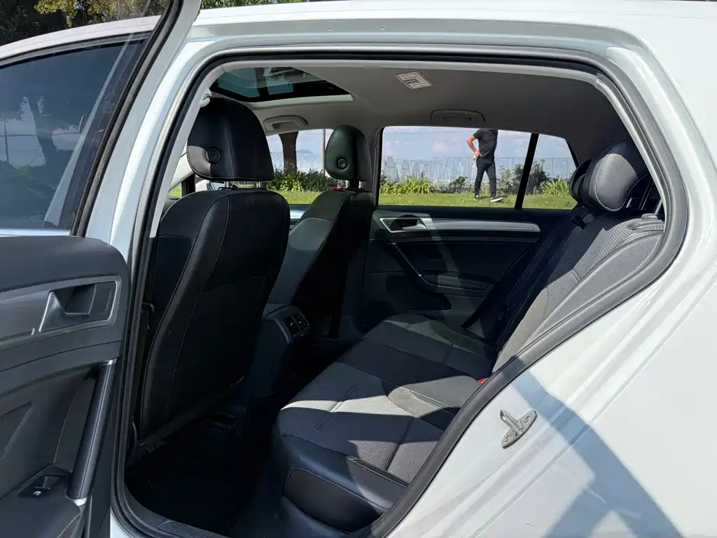 Volkswagen Golf — миниатюра 5