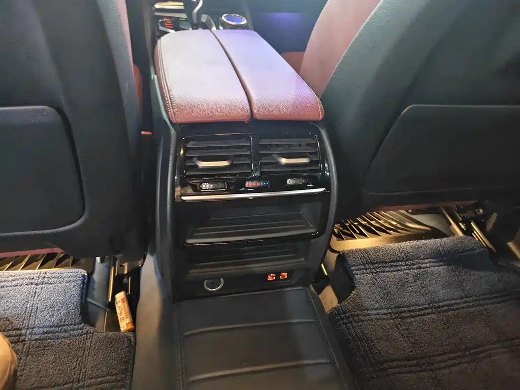 BMW 5 Series — миниатюра 12