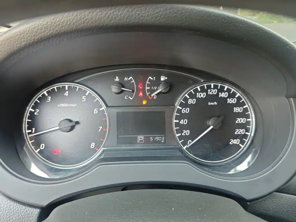 Nissan Tiida — миниатюра 12