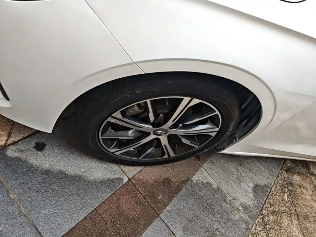 Geely Emgrand — миниатюра 23