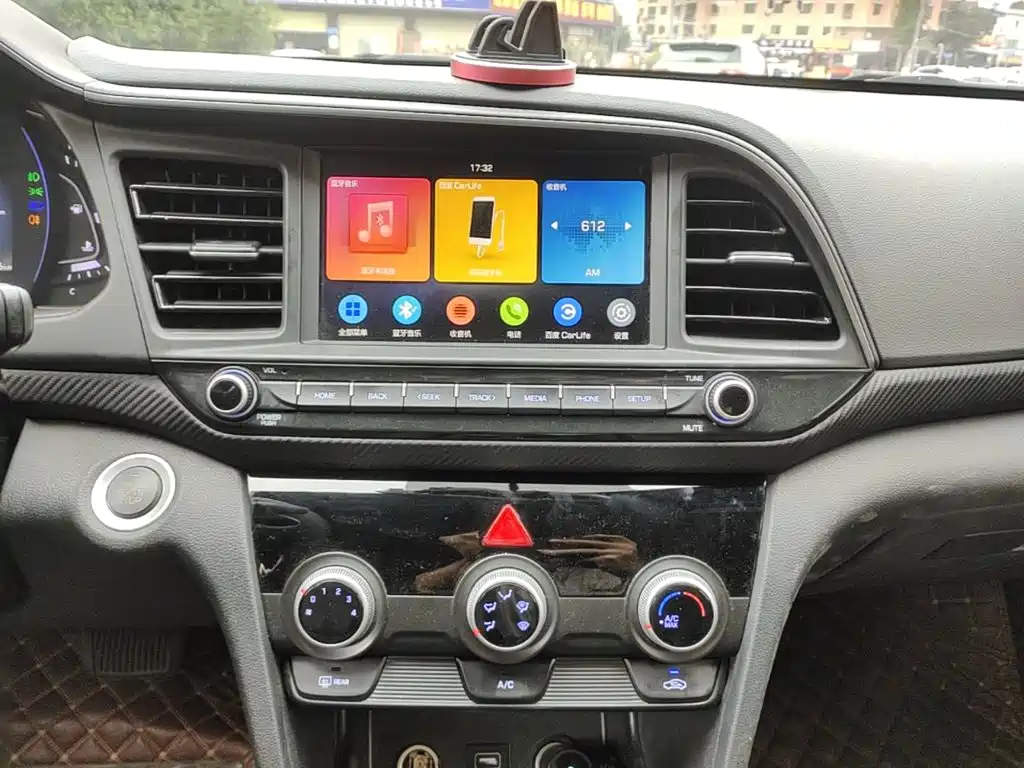 Hyundai Elantra — миниатюра 13