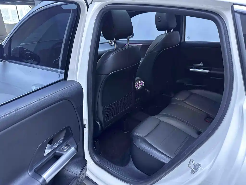 Mercedes-Benz GLA — миниатюра 9