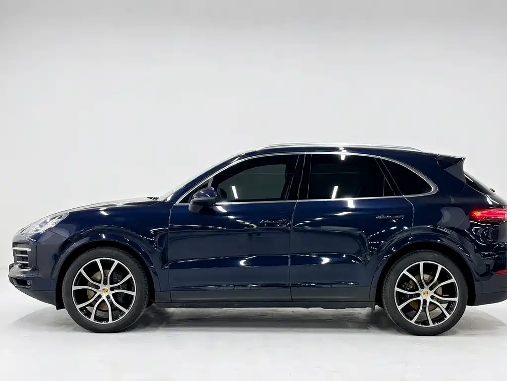 Porsche Cayenne — миниатюра 3