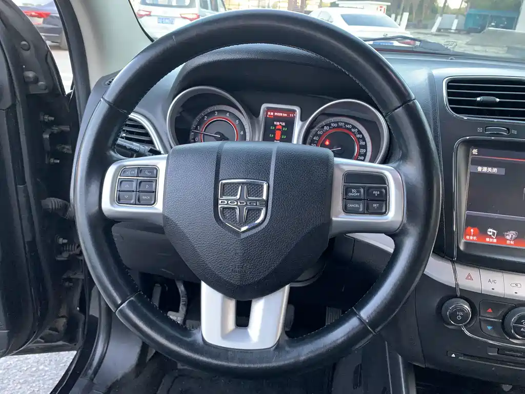Dodge Journey — миниатюра 9