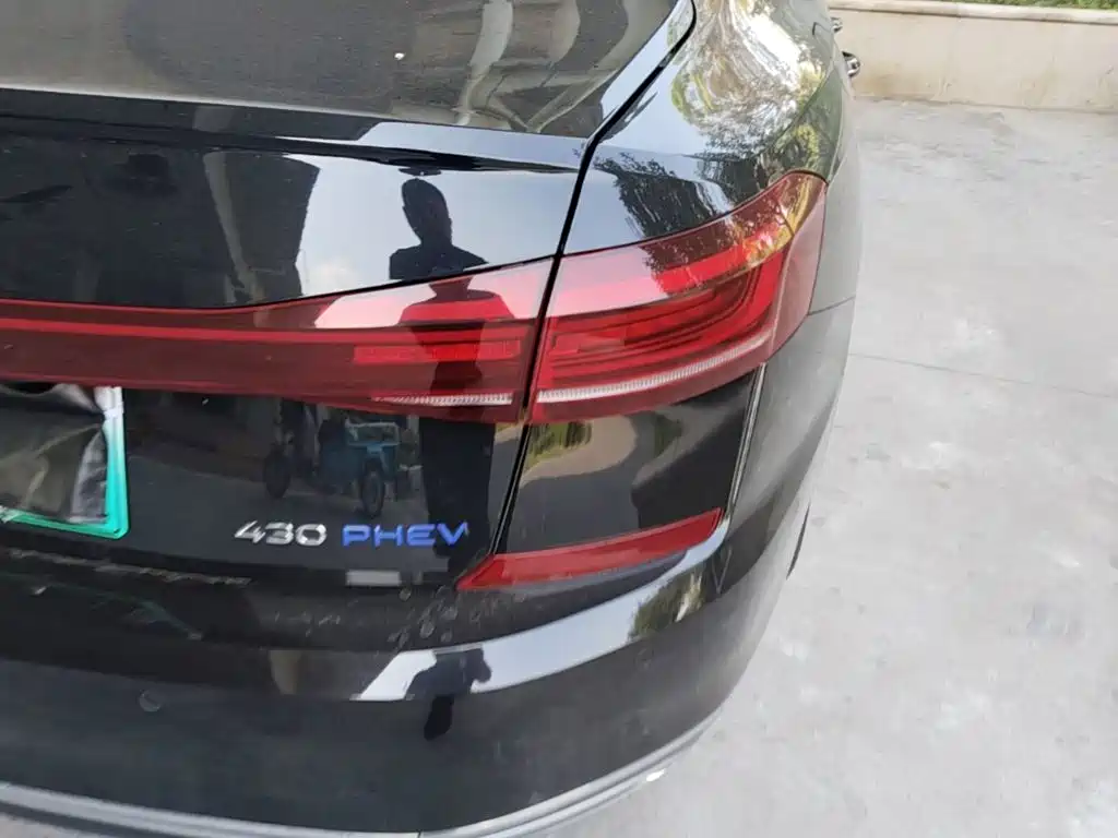 Volkswagen Passat PHEV — миниатюра 8