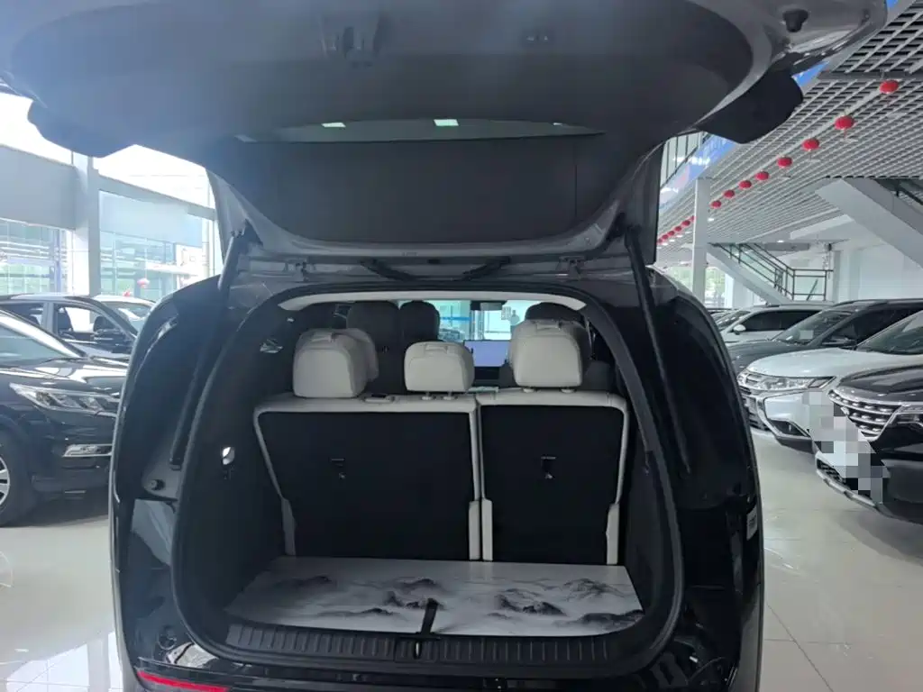 Li Auto Li MEGA — миниатюра 19