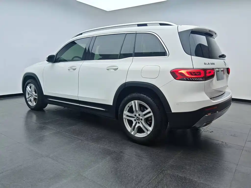 Mercedes-Benz GLB — миниатюра 13