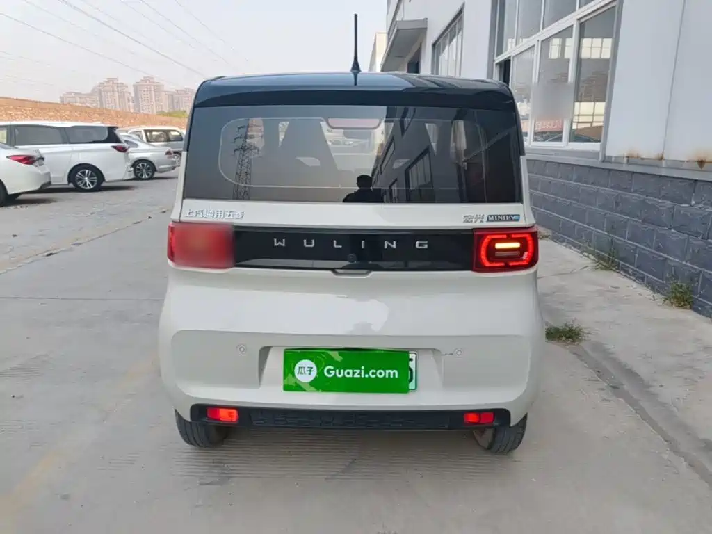 Wuling MINIEV — миниатюра 6