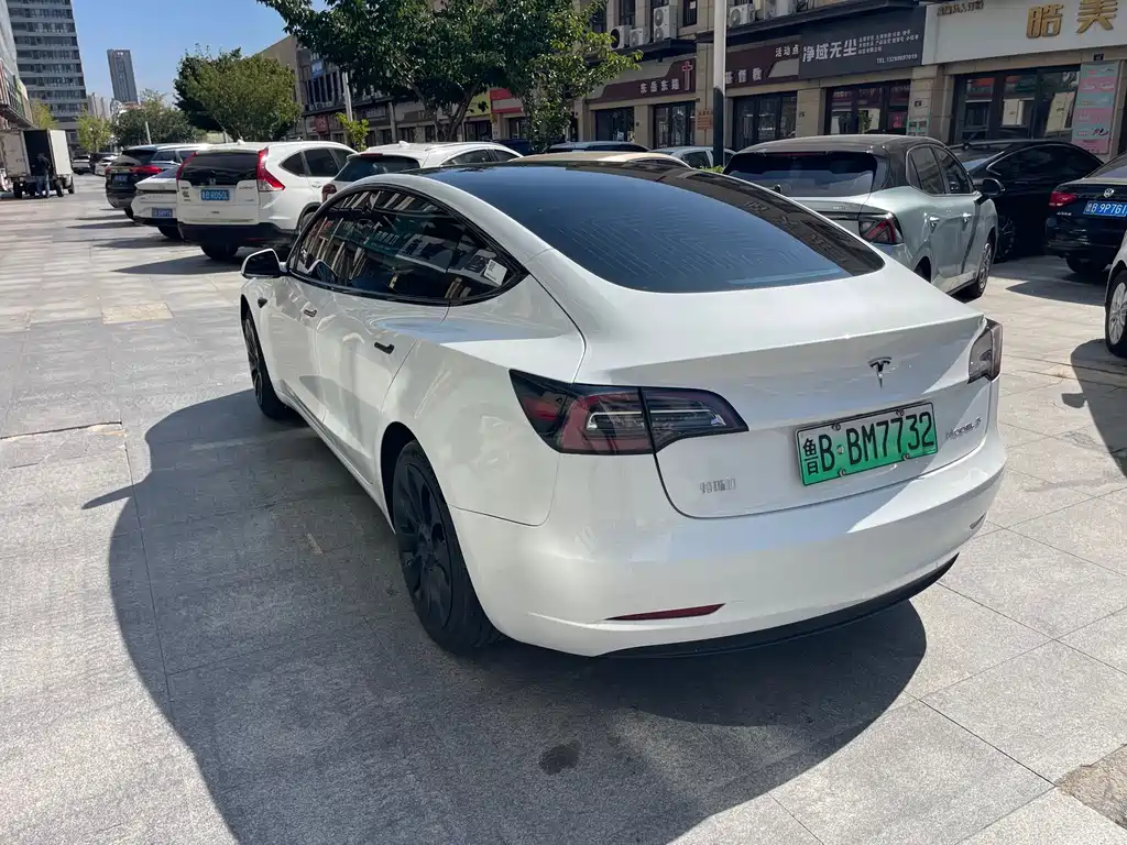 Tesla Model 3 — миниатюра 9