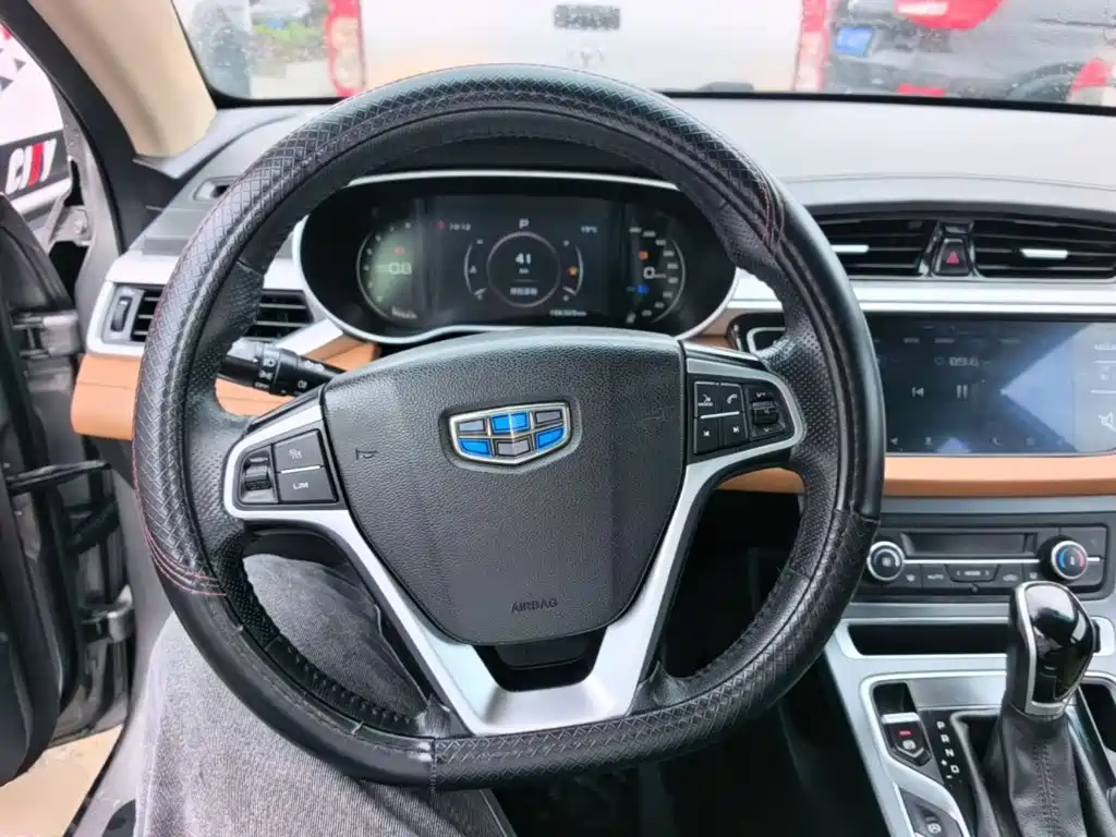 Geely Vision S1 — миниатюра 11