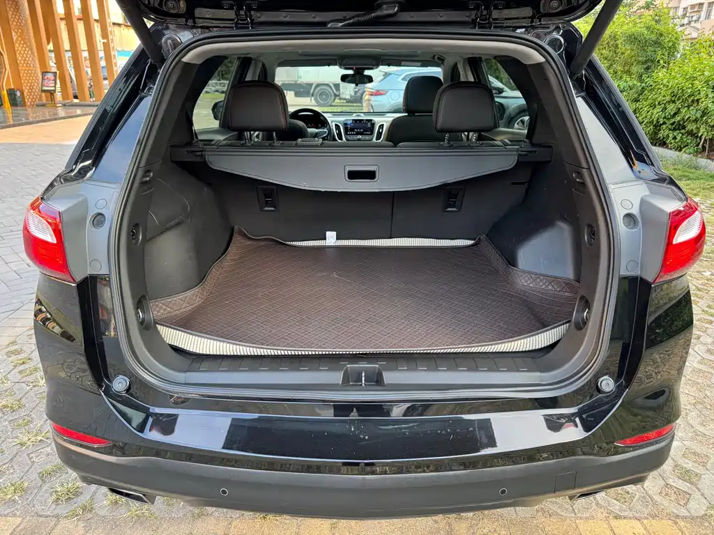 Chevrolet Equinox — миниатюра 19