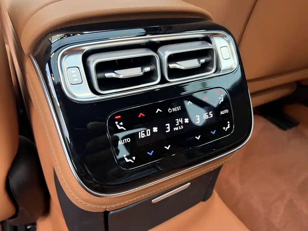 Mercedes-Benz S-Class — миниатюра 18