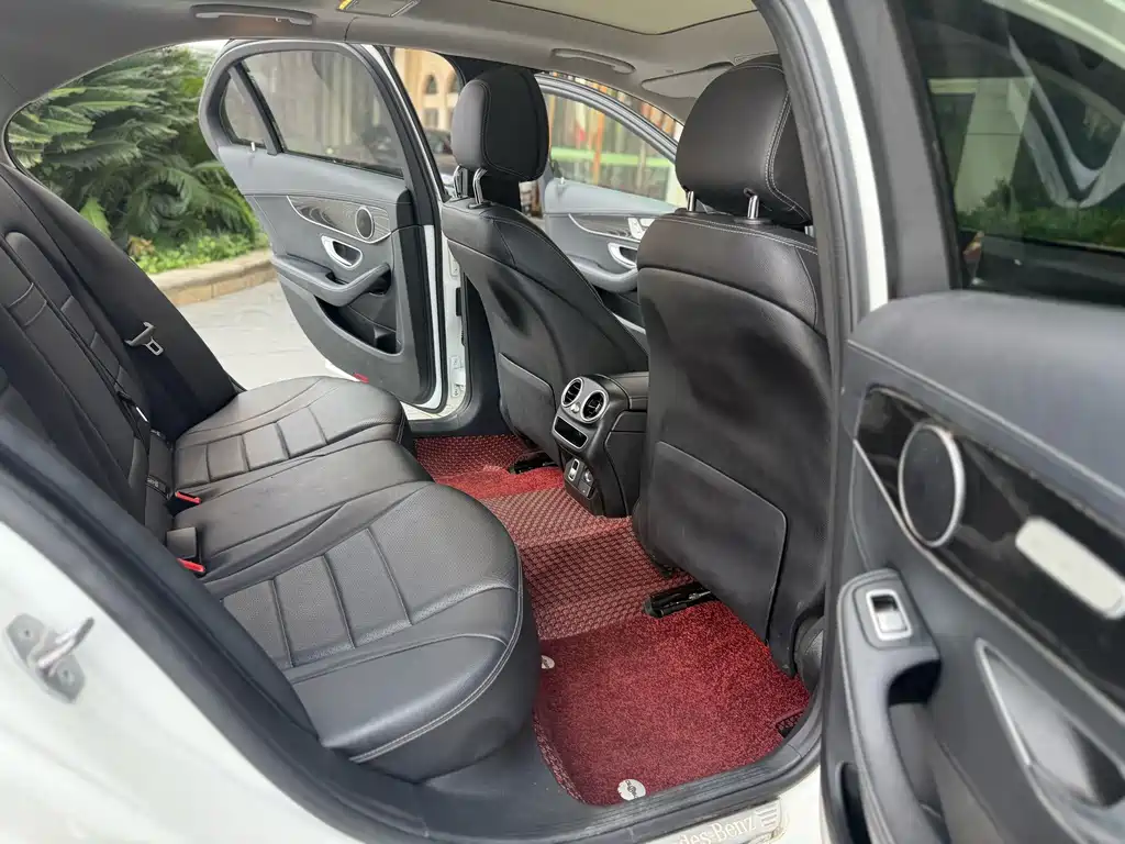 Mercedes-Benz C-Class — миниатюра 7