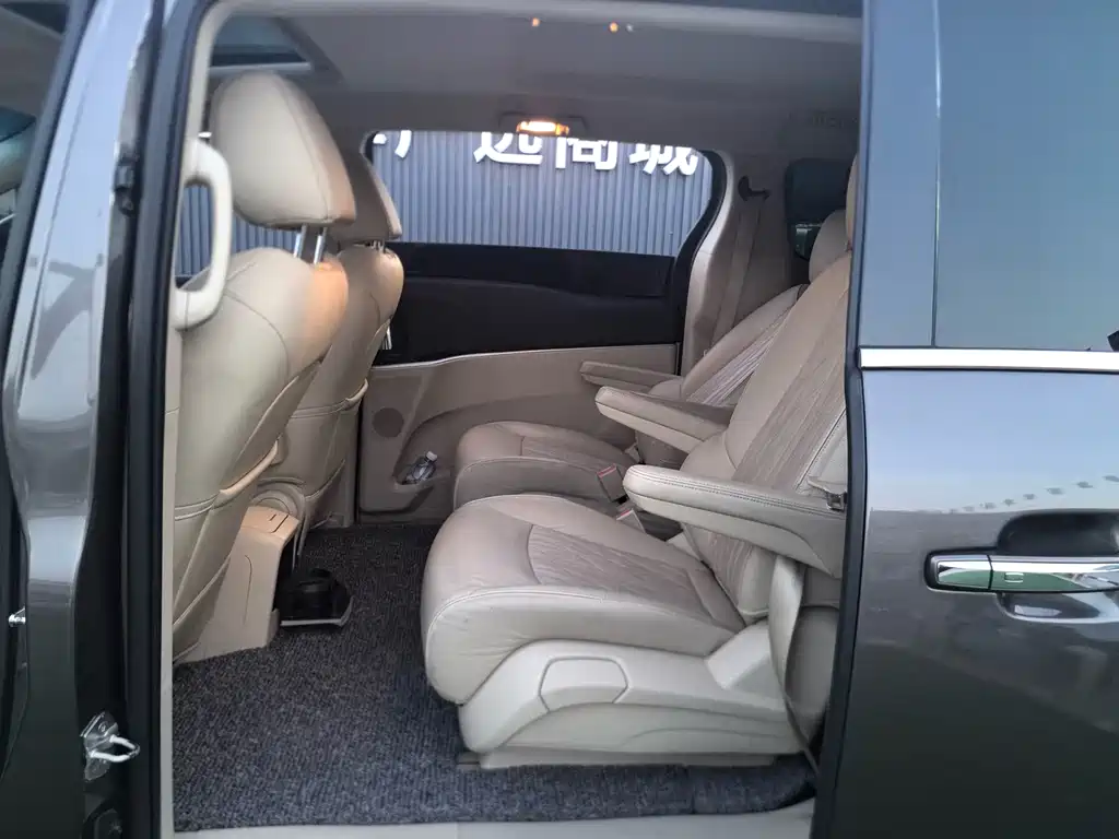 Buick GL8 — миниатюра 10