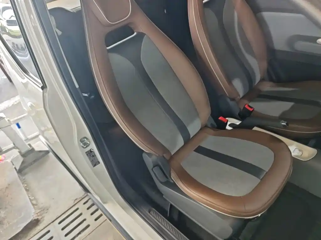 Wuling MINIEV — миниатюра 25