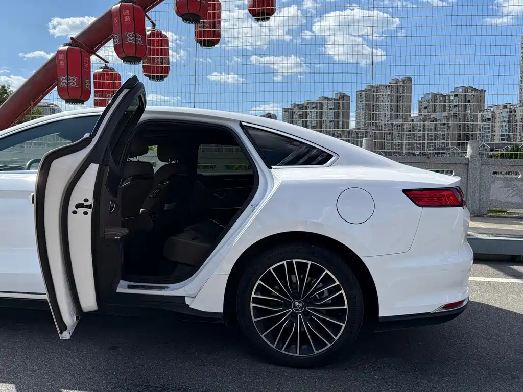 BYD Han — миниатюра 15