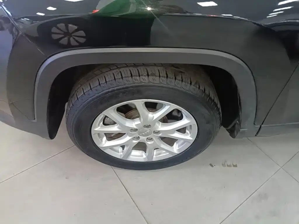 Jeep Cherokee — миниатюра 23
