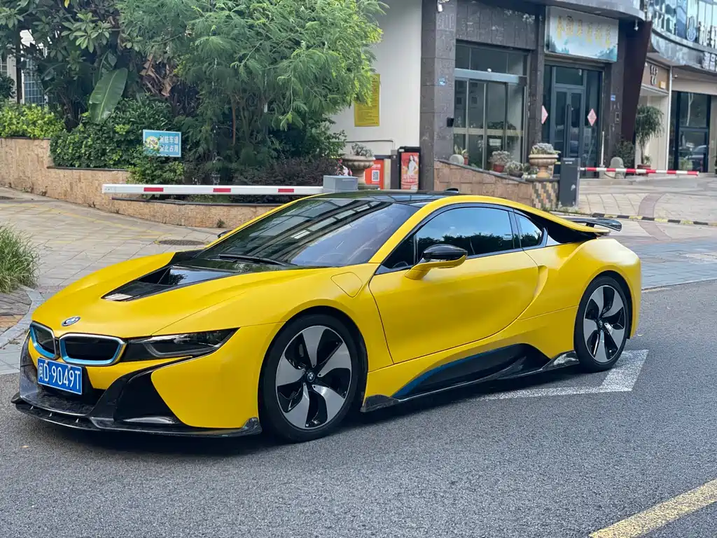 BMW  I8