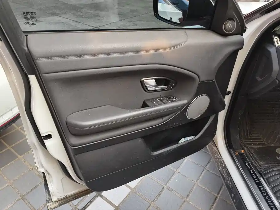 Land Rover Evoque — миниатюра 7