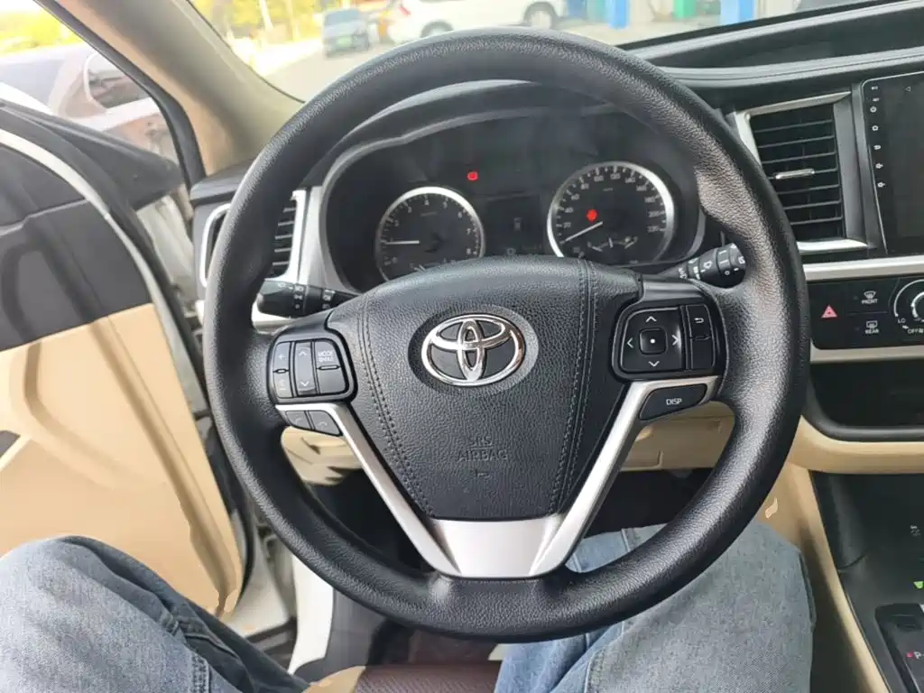 Toyota Highlander — миниатюра 11