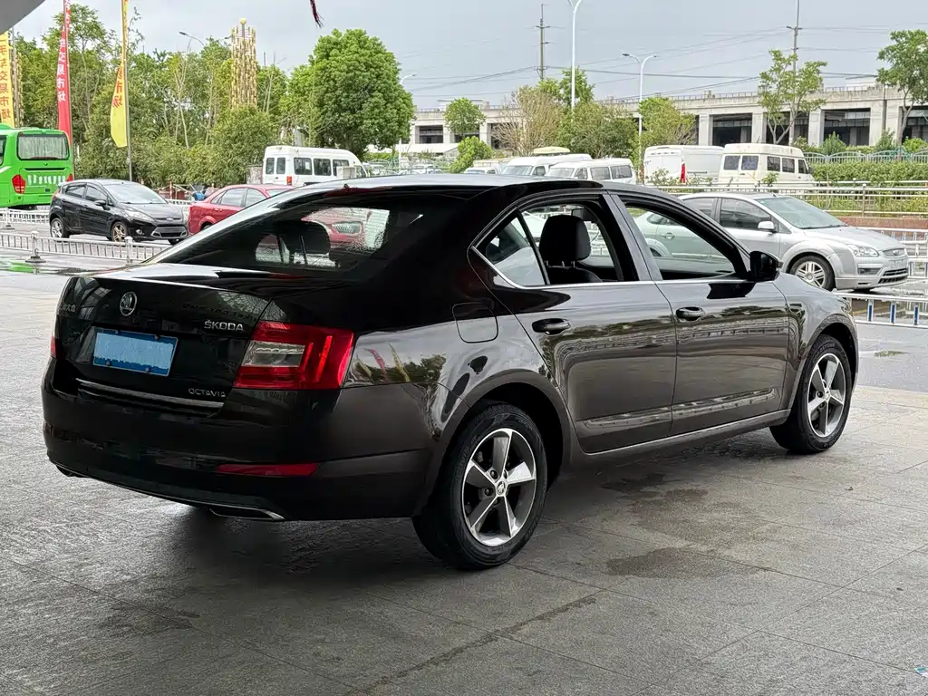 Skoda Octavia — миниатюра 5