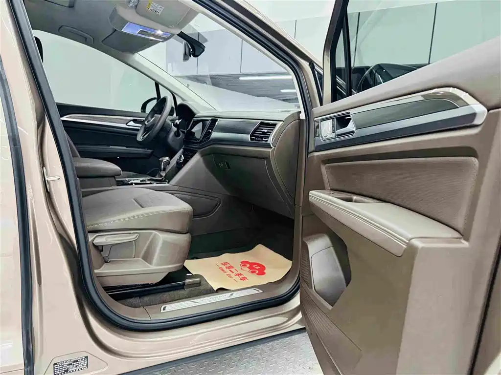 Volkswagen Viloran — миниатюра 24