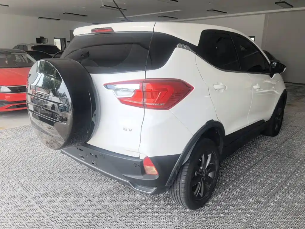 BYD Yuan EV — миниатюра 7