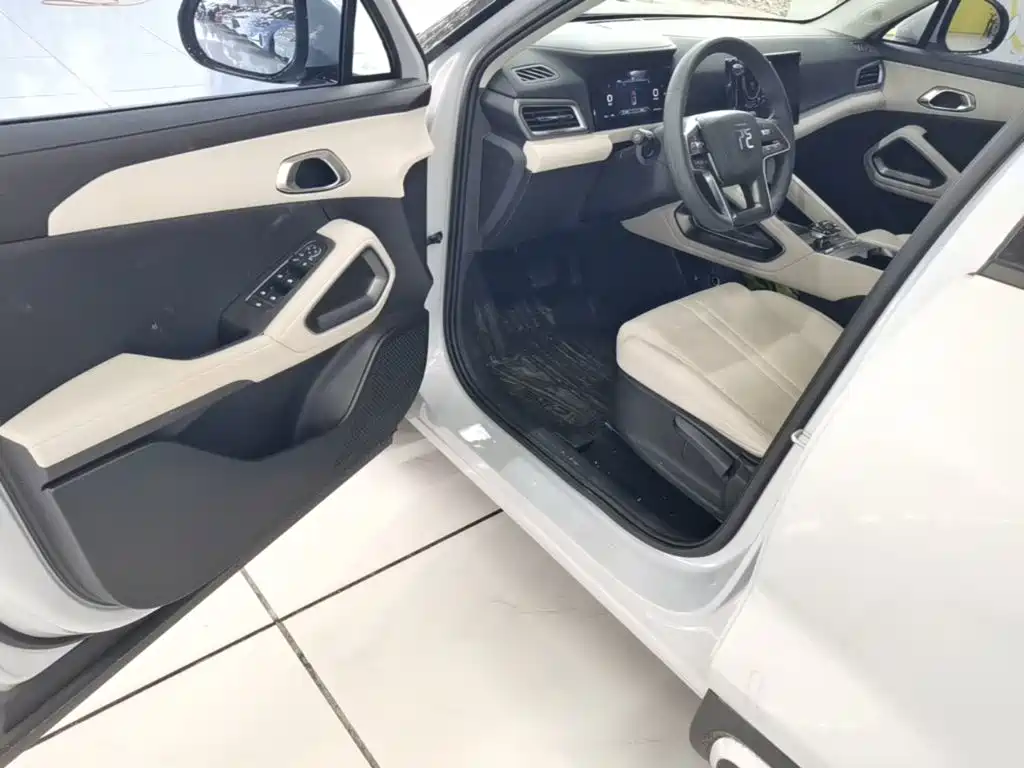 BYD Yuan UP — миниатюра 16