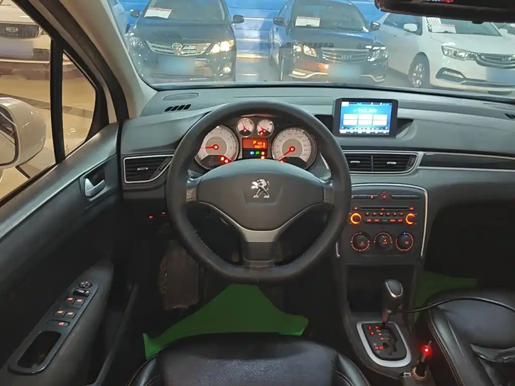 Peugeot 308 — миниатюра 11