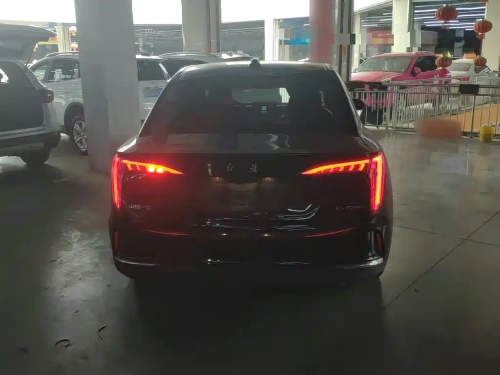 Hongqi Hongqi E-QM5 — миниатюра 6