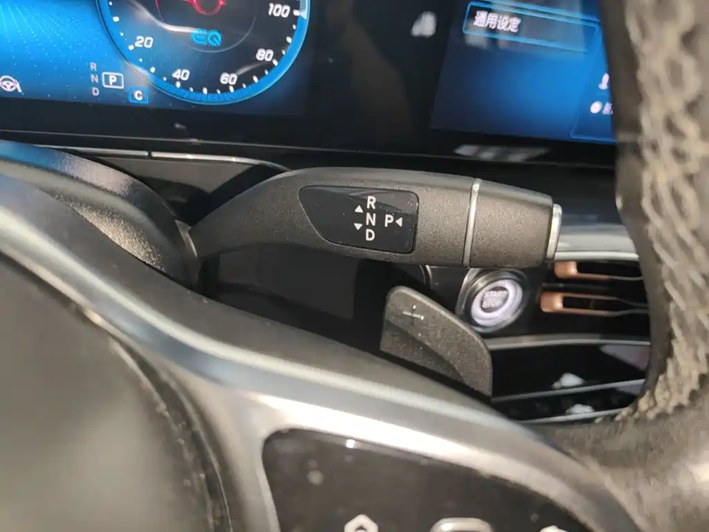 Mercedes-Benz EQC — миниатюра 14