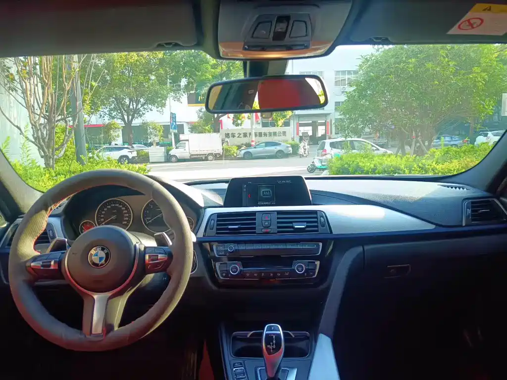 BMW 3 Series — миниатюра 4