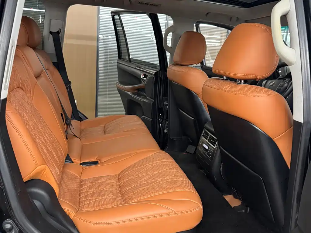 Lexus LX — миниатюра 14