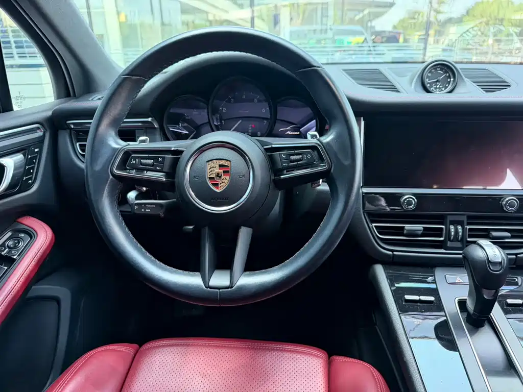 Porsche Macan — миниатюра 9