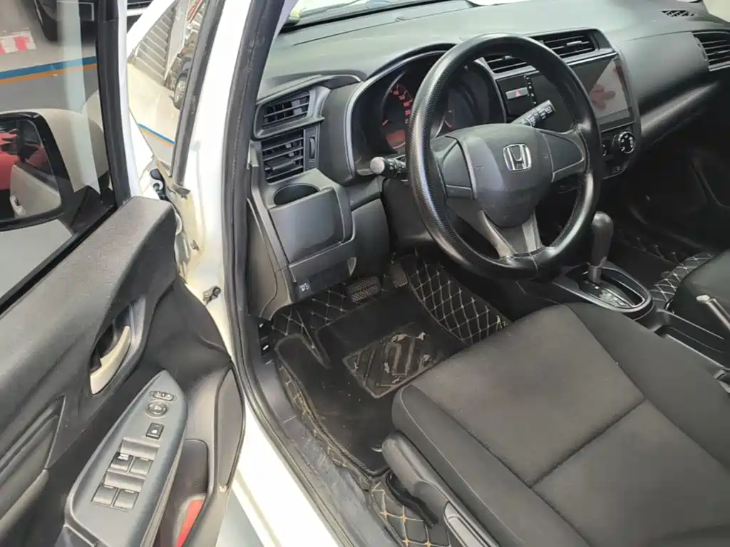 Honda Fit — миниатюра 16