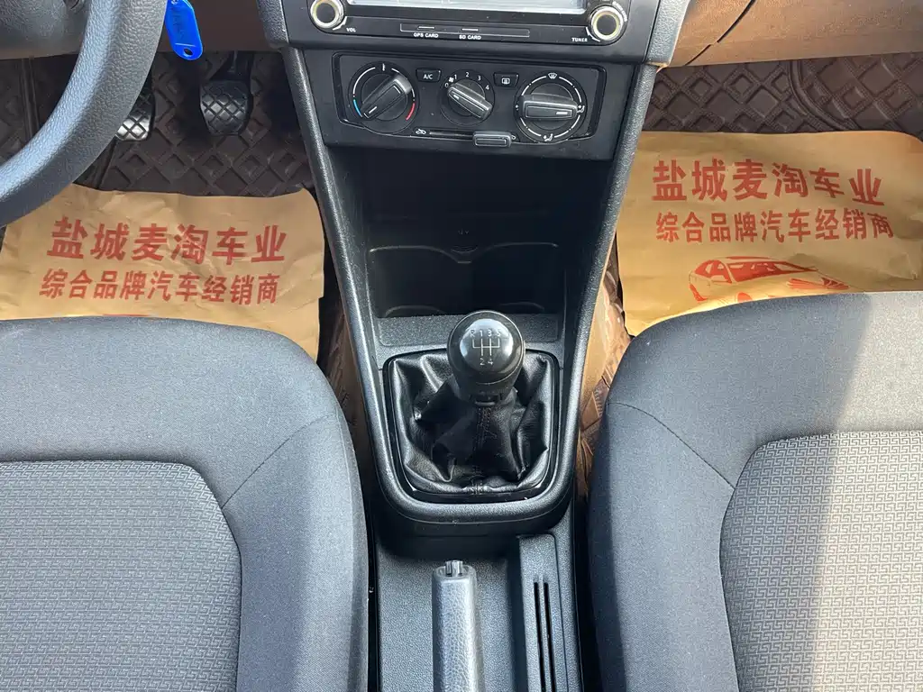 Volkswagen Santana — миниатюра 13