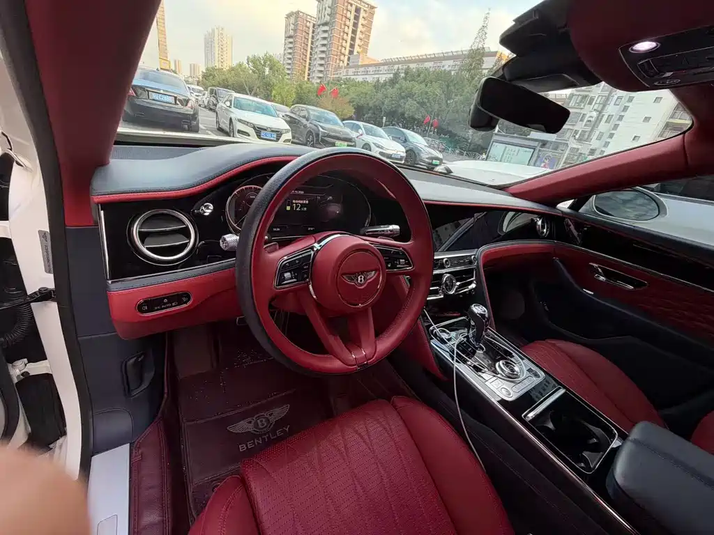 Bentley Flying Spur PHEV — миниатюра 3